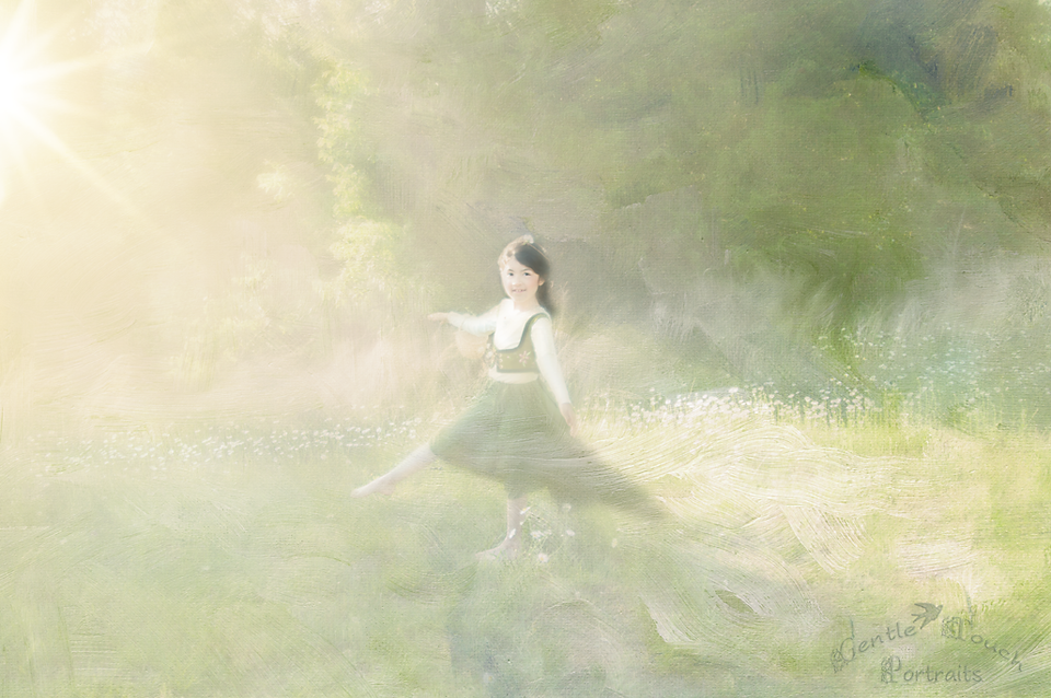 gentle-touch-portraits-running-in-the-daisies